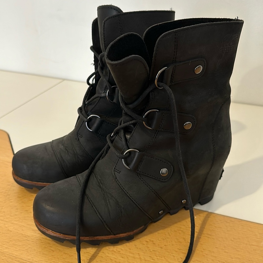 Sorel Womens Joan of Arctic Wedge Boots